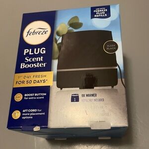 Febreze PLUG Scent Booster Oil Warmer Continuous Scent Diffuser-Black NEW